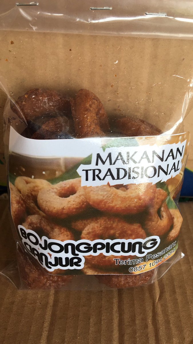 rnendri's tweet photo. Ini contoh produk UKM daerah kami Bojongpicung Cianjur terlihat tdk menarik ! Ya , karena mereka butuh sentuhan dan arahan agar bisa beriklan di marketplace ,desain packaging @KemenkopUKM @infocianjur @ridwankamil #ukm @ShopeeID @tokopedia adakah yg mau memberikan pelatihan? https://t.co/8riy9E5hjw
