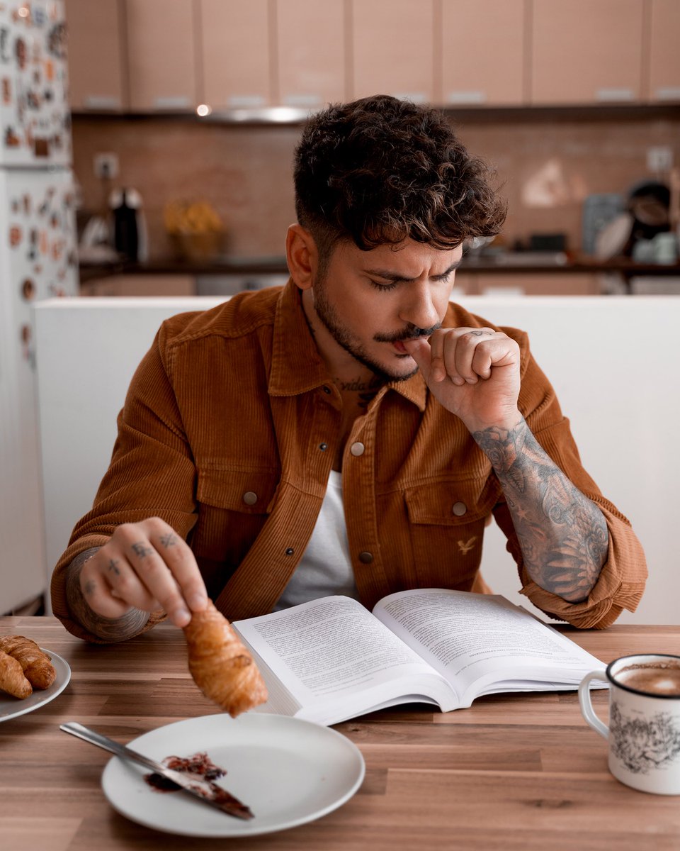 STAN_Official's tweet image. Κάνε την κάθε μέρα σου να μοιάζει Κυριακή.. Καλημέρα φιλαράκια μου ☕️🥐📖
#stanantipariotis #sunday #breakfast