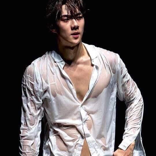 Sehun water dance: a sexy and hot thread