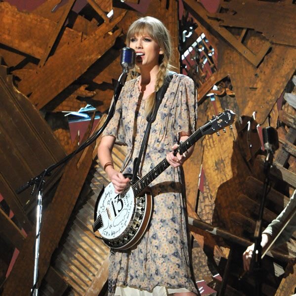 taylorliability's tweet photo. Compus, produzi, interpretei, performei... 2 grammys ganhei https://t.co/jZmgKgf49x