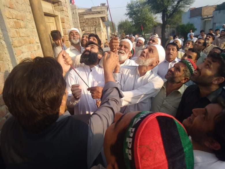 Welcome to #PPP 
Today in #pk19 #Malakand Uc Heroshah bundles of families reject the Fake change party and join @MediaCellPPP , welcomed by EX-mpa SMAli Shah Bacha