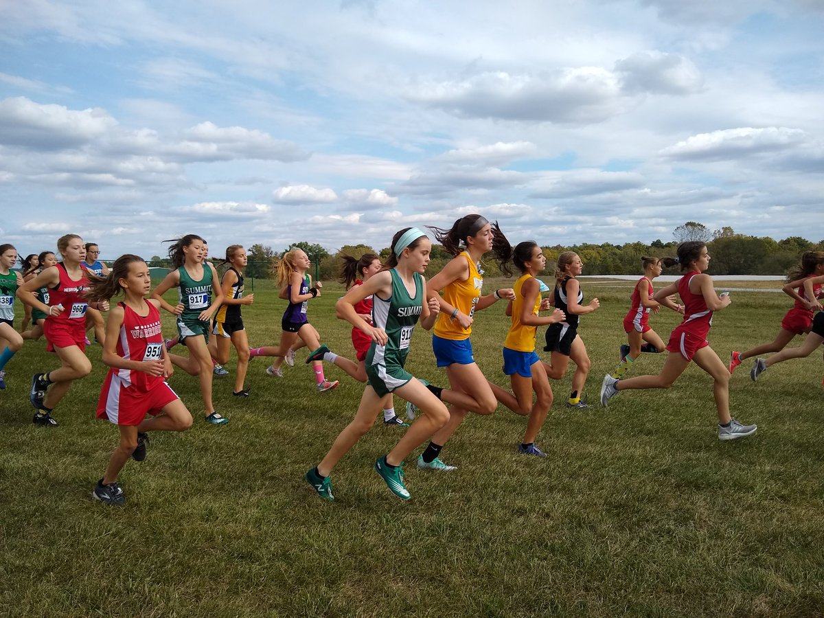 ShowingStripes's tweet photo. So proud of my niece who finished in the top 25 of the State Middle School Girls Cross Country Meet, and only four 6th graders were in the top 25! Took an entire minute off her PR! What a great race! Way to go! #crosscountry #LaverneGibsonCourse #StateChampionship #runner https://t.co/I3eaNHAyuL