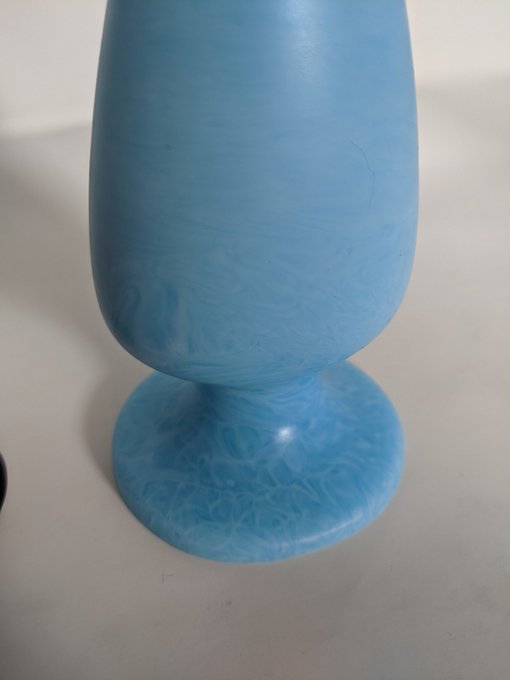 Just playing around with colors and pouring methods. https://t.co/A0jpha3mD6