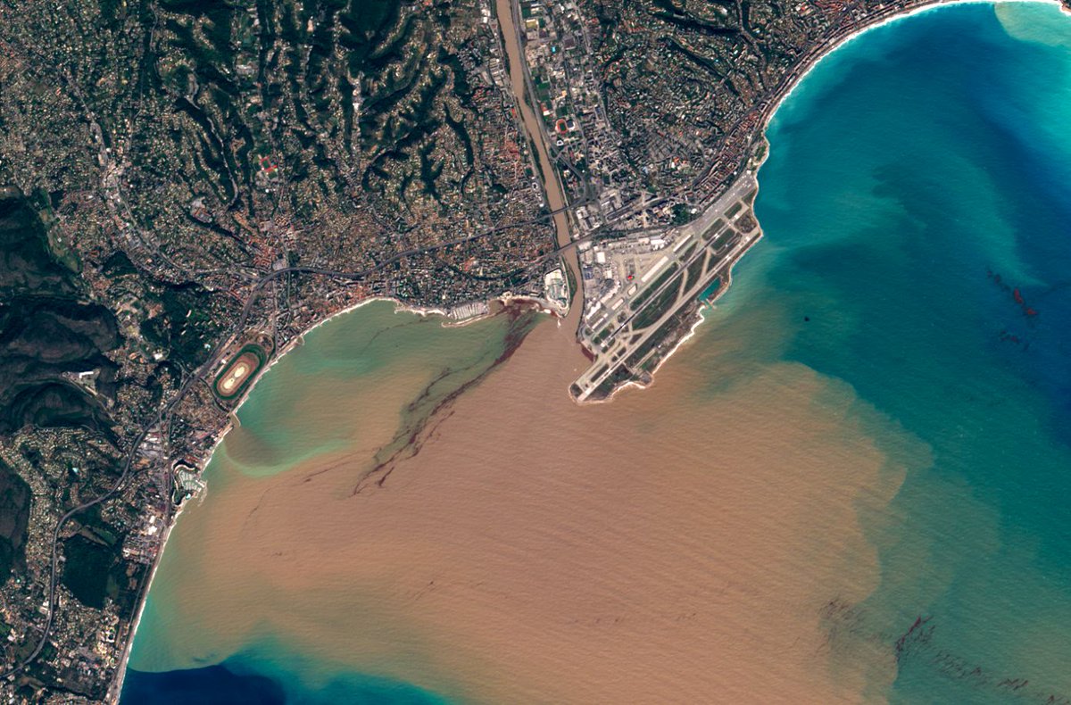 Safecluster_Sat's tweet photo. Embouchure du Var et aéroport de Nice par le satellite sentinel2B a 14h  samedi 03-10-2020 juste après la #TempeteAlex
 @CopernicusEU @S4E_Booster @Safe_Cluster https://t.co/diEbhAe7H7