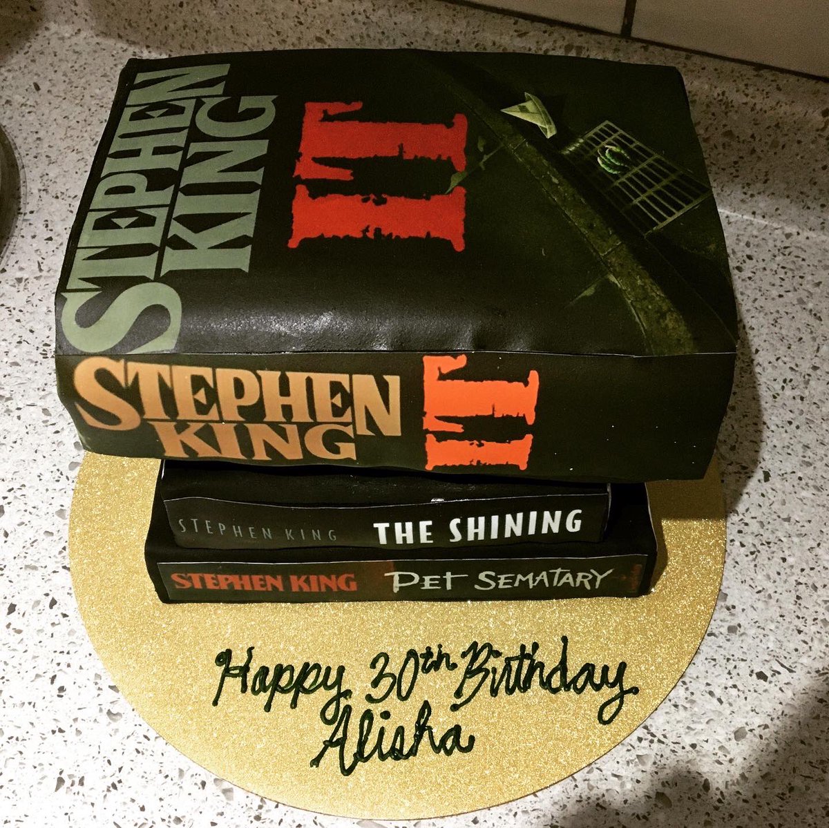 theotheraligee's tweet photo. @StephenKing my friend made a cake of my 3 favourite books for my 30th 😀! https://t.co/fWrbVy8wr9
