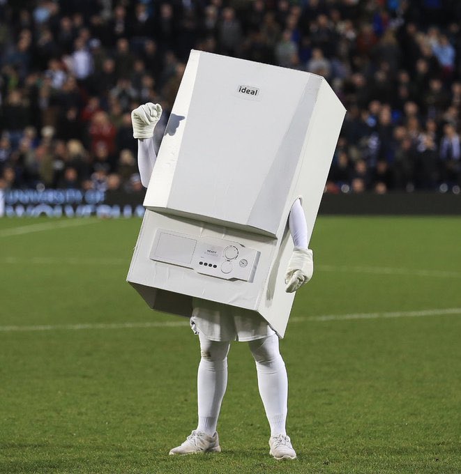 FootballFunnys's tweet photo. Which is the better defender?

RT - Fridge 
Like - Maguire https://t.co/KwyICf6yfT