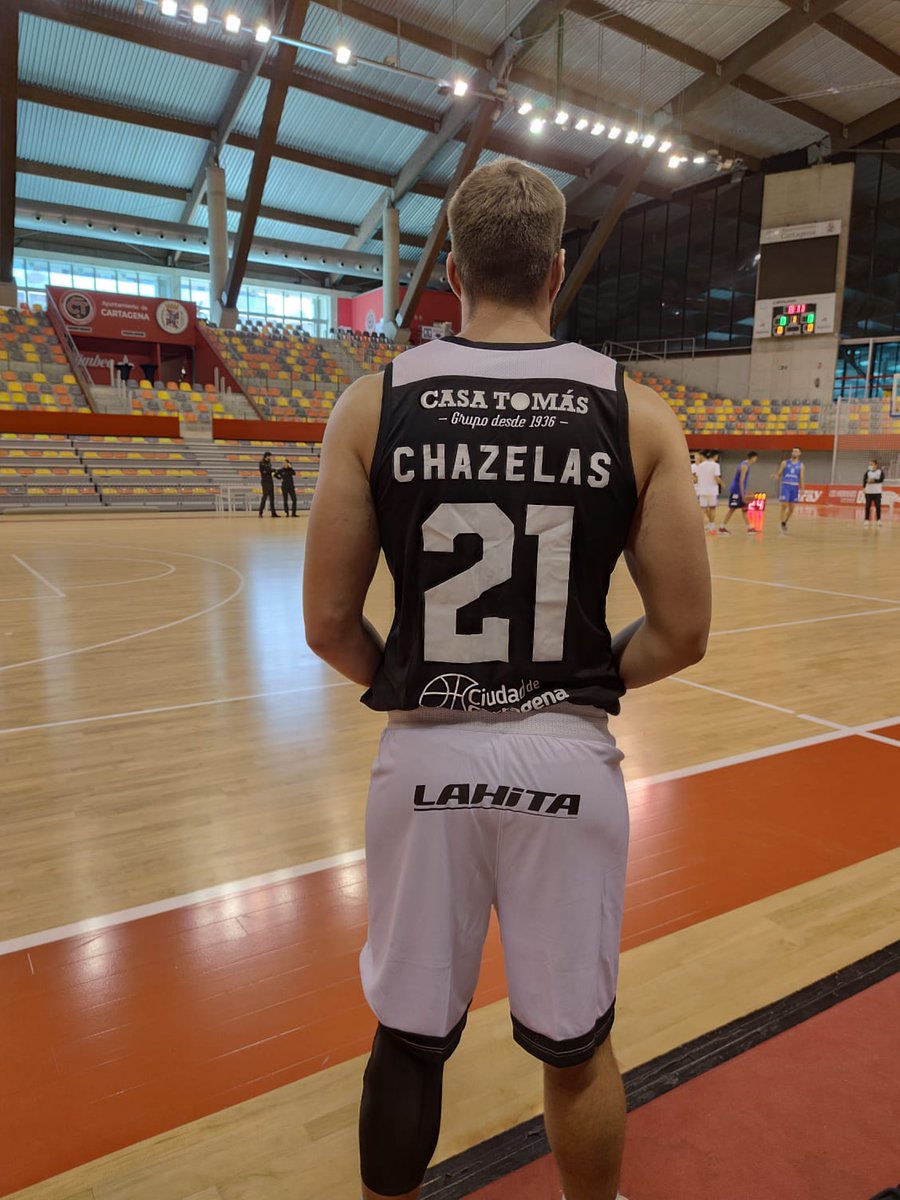EfesistaOficial's tweet photo. El @cb_cartagena se encuentra en estos momentos jugando un partido amistoso en el Palacio de los Deportes con su nueva indumentaria. https://t.co/ViRpQASCRJ