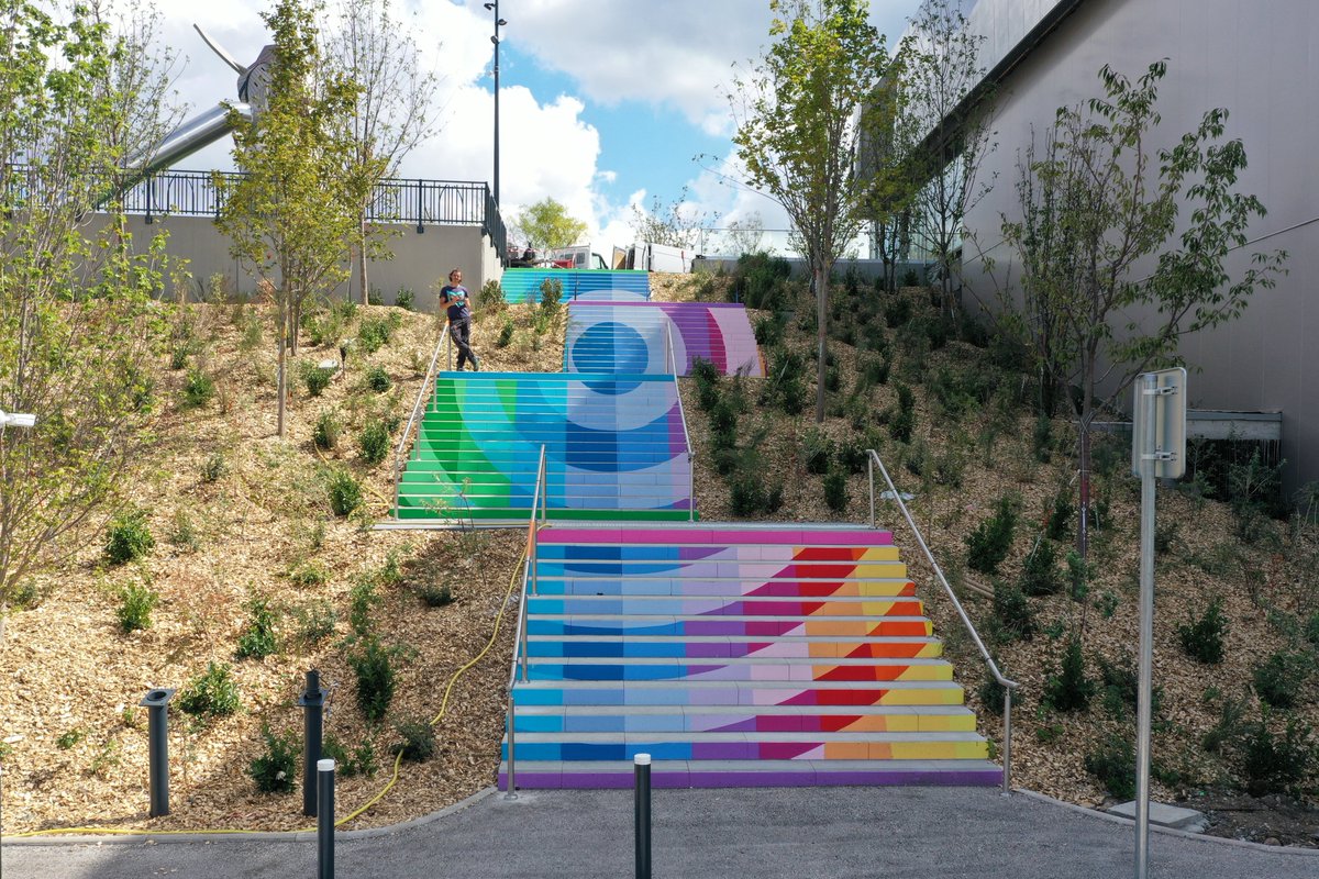 Anamorphose - Titre : "Intuition" 👁🪁
Painting for @steelsaintetienne
A très vite pour la suite 🤘🌈
Curated by @agencesoarty 👷‍♀️
Project carried along with @lesateliersdugraff 👷‍♂️
Powered by @3MFrance ⚡
#Zdey #TimZdey #Anamorphose #StreetArt
