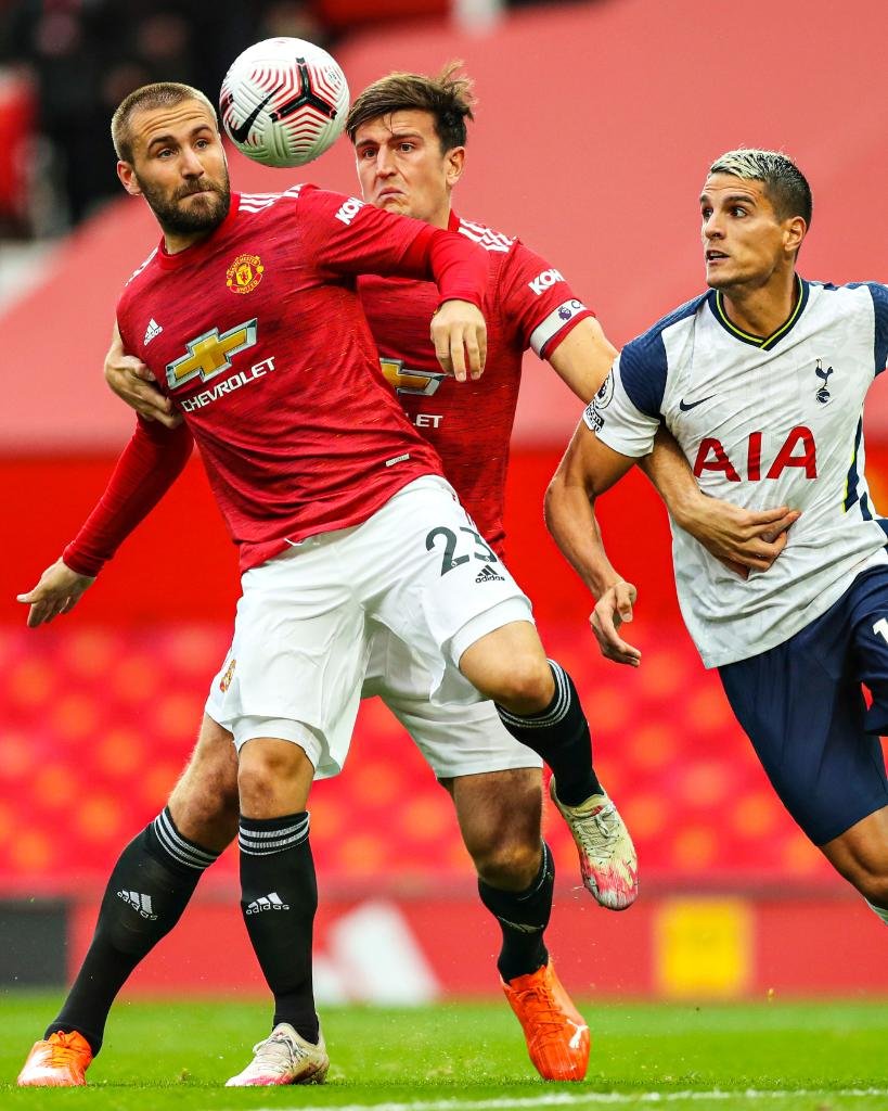 UnitedStandMUFC's tweet image. Why is Maguire trying to tackle Shaw?