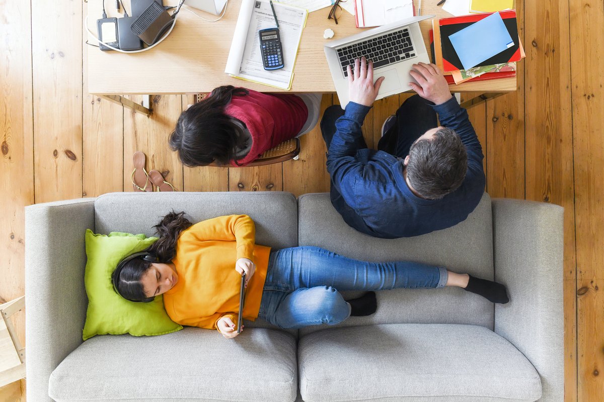 OttawaSante's tweet photo. Si une personne de votre ménage présente des symptômes de la #COVID19, seule cette personne doit se faire tester! Tous les autres devraient s’isoler jusqu’à ce que la personne symptomatique reçoive un résultat de test négatif. https://t.co/w2NI2FqFKP https://t.co/jXuROW4gKi