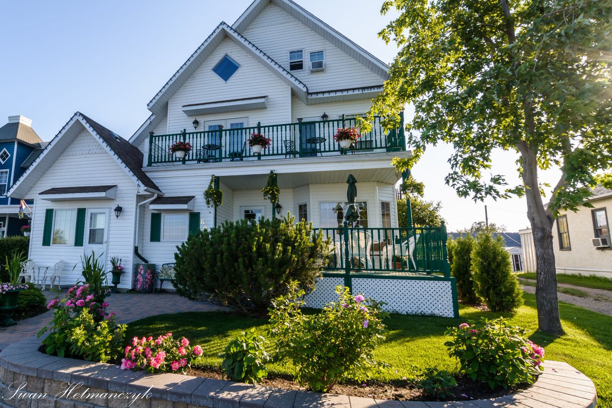 Did you know that @waterfrontbb Waterfront Harbour Bed & Breakfast, Cold Lake has been awarded Traveler's Choice 2020 from Tripadvisor? Great place to be for a weekend escape or anytime! See waterfrontharbour.ca #weekend #indigenous #coldlake #indigneoustourismab