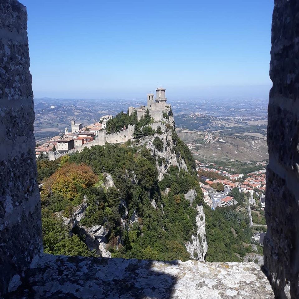 gera_vella's tweet photo. Amazing view from the mountainous microstate of San Marino. Read all about it on my travel blog. Link is in my bio.
.
#sanmarino #mountain #viewsfordays #view #views #viewtodiefor #viewpoint #viewporn #castello #castles #castle #travel #travelphotography #travels #photodaily https://t.co/1arcJBrA9a