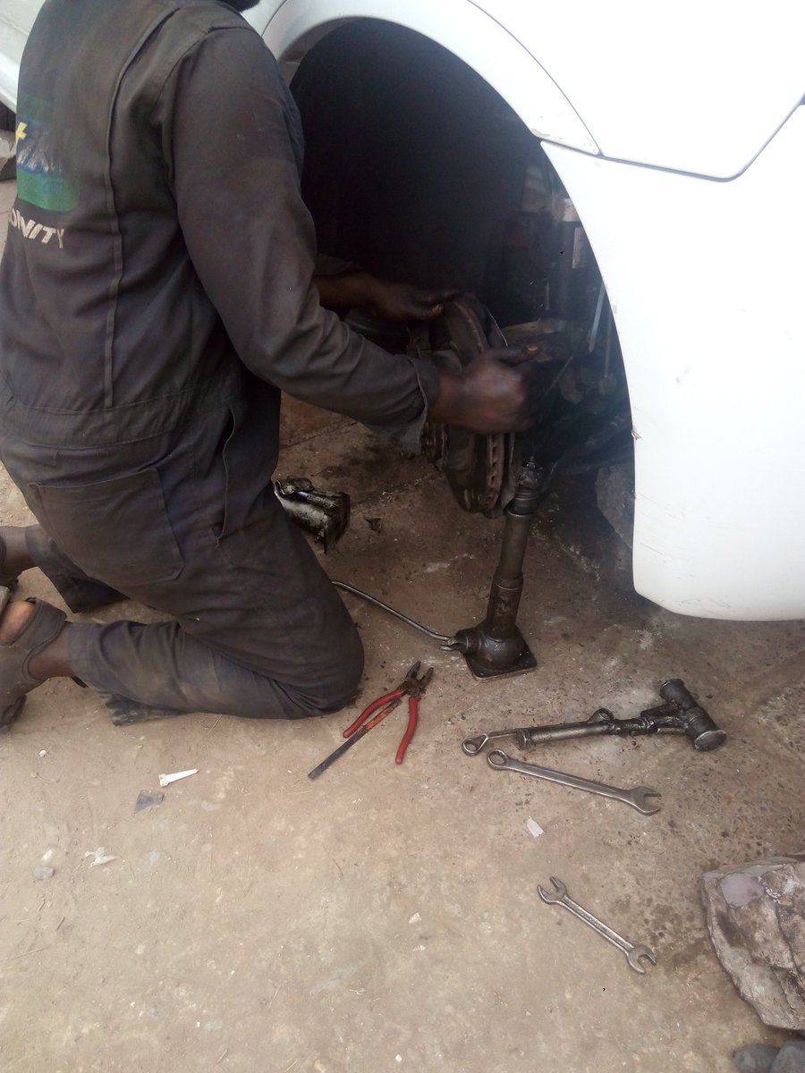 odiwo_comedian's tweet photo. #mschana mwenye anakula #fare ya #mechanic amelaaniwa na #generstion yake yote.@BillyMiya @mulamwah @MwalimChurchill @BettyMKyallo @RobertAlai @OmugaBash @JalangoMwenyewe @comedianYY @amerix . https://t.co/9dSvwbnaTK