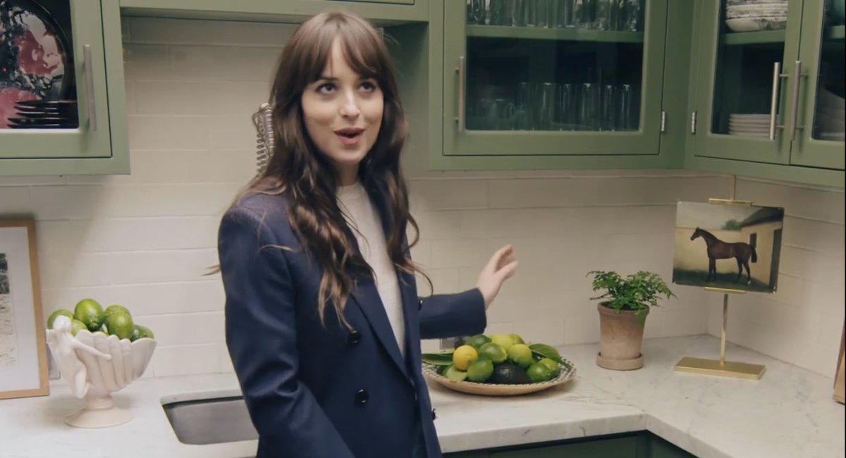 Happy birthday, Dakota Johnson! I hope your day is full of limes. 