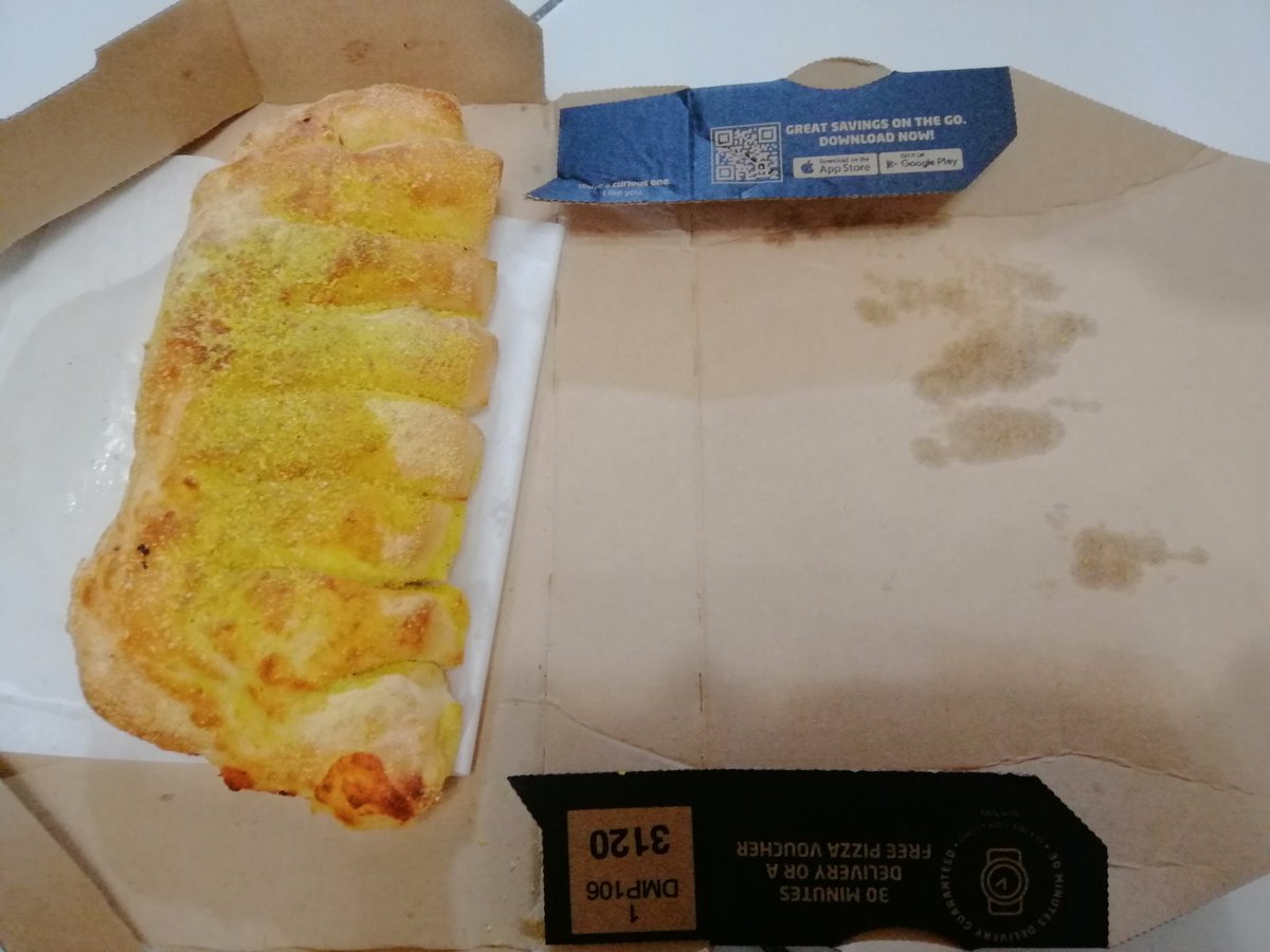 nikhilbhatnagar's tweet photo. @DominosMY what happened to shape of ur bread ? https://t.co/X7IhFzjoBl