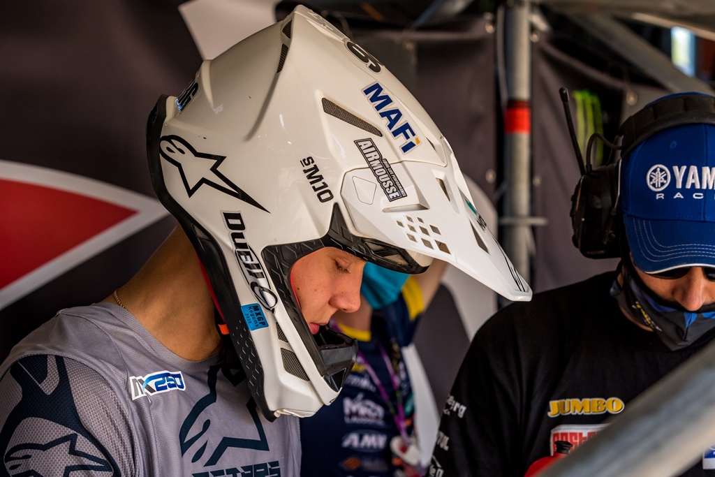 rileyracingmx2's tweet photo. #RileyRacingYamaha #JUMBOSupermarkten #CalControl #YamahaRacing #MotulLubricants #NestaanMX #BetaTools #VanHastenbergRacing  #AlpinestarsMX #HocoParts #CRMCompositi #Braking #Airmousse #MAFI #AGROConsultancy #HinsonRacing #Renthal #HaanWheels #KYBbyTechnicalTouch  #EvaSzabadfi https://t.co/lbah48jQ9Q