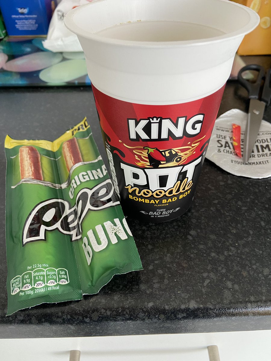 LittleJohn_RC's tweet image. Mmm 😋 Sunday work food 😁 How do you like yours? #PotNoodle #BombayBadBoy #Peperami #Animal @Peperami @PotNoodle