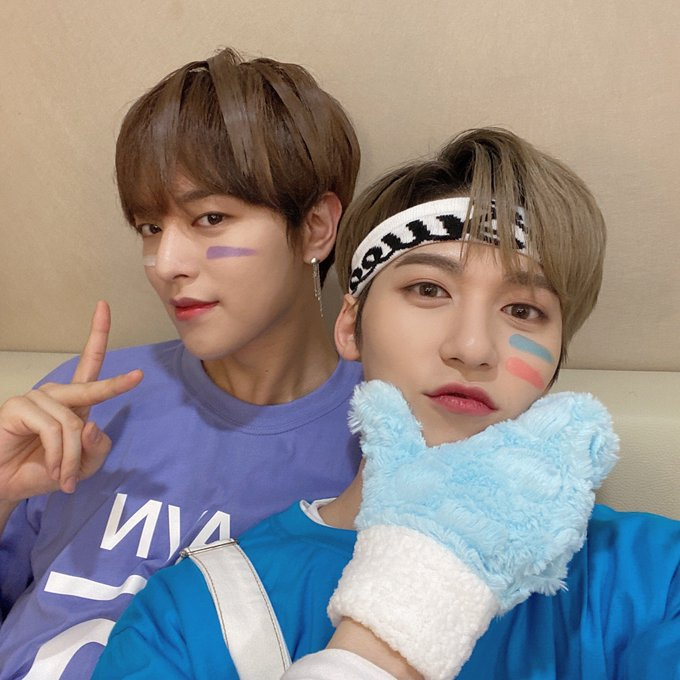 ravnarchive's tweet photo. 201004

cr. @official_ONEUS https://t.co/4vNnQUOIKV