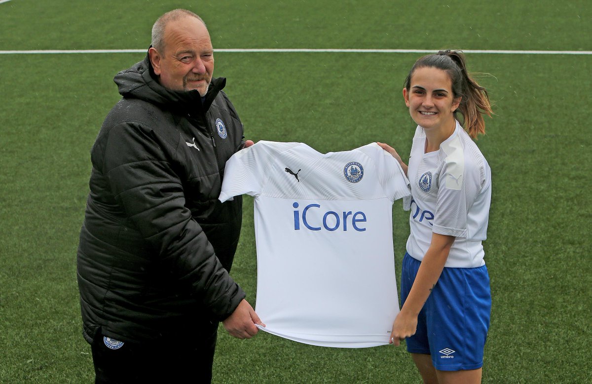 BTFC_HUB's tweet photo. Asst Manager Steve Adams welcomes @BTFCDevelopment new signings Megan Hunter, Brogan Lambert, Georgia James and Alisha Bull prior to today's match at New Lodge. Welcome Ladies. #BTFCWomen #ACommunityClub https://t.co/ZlTe9C8Q3E