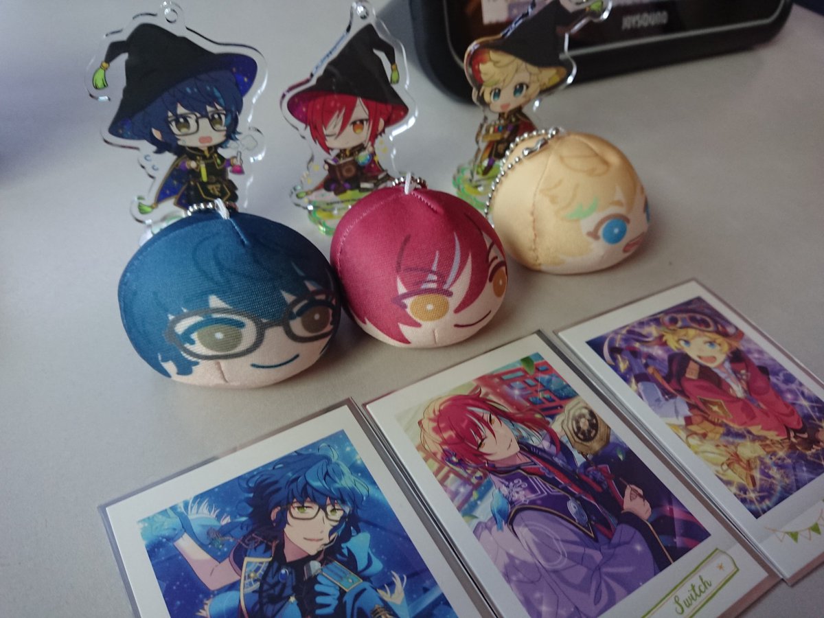 あんスタ最熱し マヨイ ラビッツ推しのフォロワー連れ回してた カラオケの映像見たことないんですか ってカラオケ連行したり 池袋のメイトやとらのあな ハピエレショップつれていったー