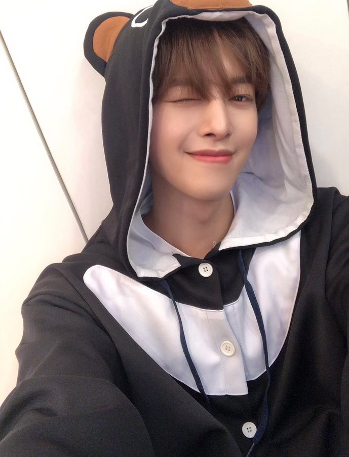 ravnarchive's tweet photo. 201004

cr. @official_ONEUS https://t.co/8tYkNVpUnr