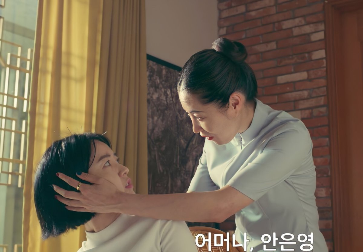 문소리&정유미 2006 영화 <가족의 탄생> 2012 영화 <다른 나라에서> 시사회 2017 영화 <여배우는 오늘도> 응원 간 윰 2020 드라마 <보건교사 안은영>Translate post