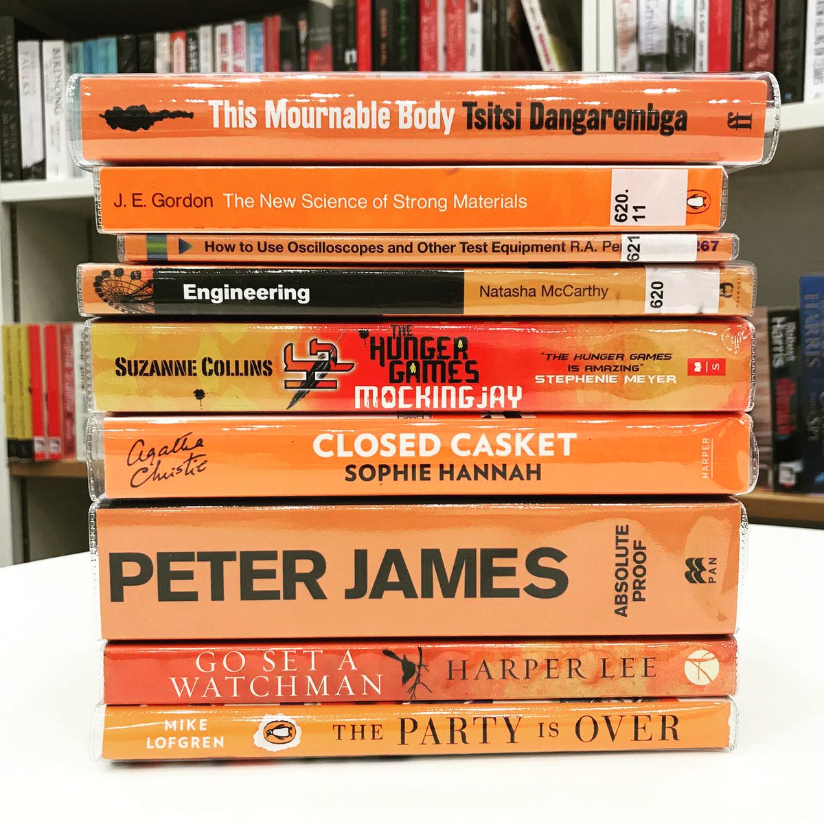 LRC_OneSFC's tweet image. October #bookstackchallenge 
Orange covers 🎃
#autumnvibes #autumncolours #booklover #bookstack #october #pumpkin #peterjames #tsitsidangarembga #sophiehannah #AgathaChristie #suzannecollins #harperlee #mikelofgren #Thehungergames #thismournablebody