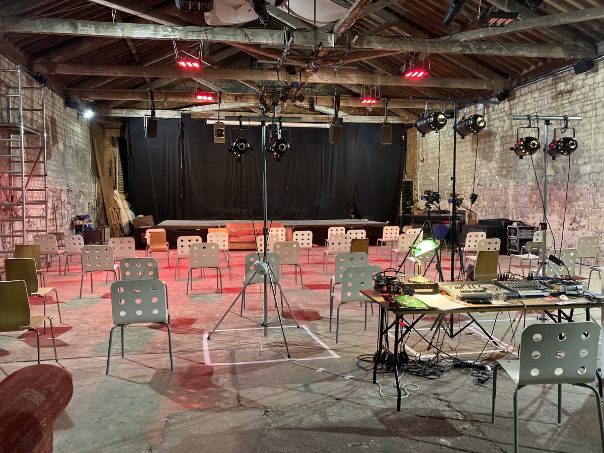 Grab your tickets and a warm jumper, head to <a href="/Stroudtheatre/">Stroud Theatre Festival</a> festival &amp; immerse yourself in #covidsecure #theatre where #HandsFaceSpace is fully followed ❤️🎭 pictured: The Goods Shed SVA — tickets: everymantheatre.org.uk/whats-on/?type… 🌟🌟👏🏻👏🏻 #gloucestershire #stroud #stroudtheatrefestival