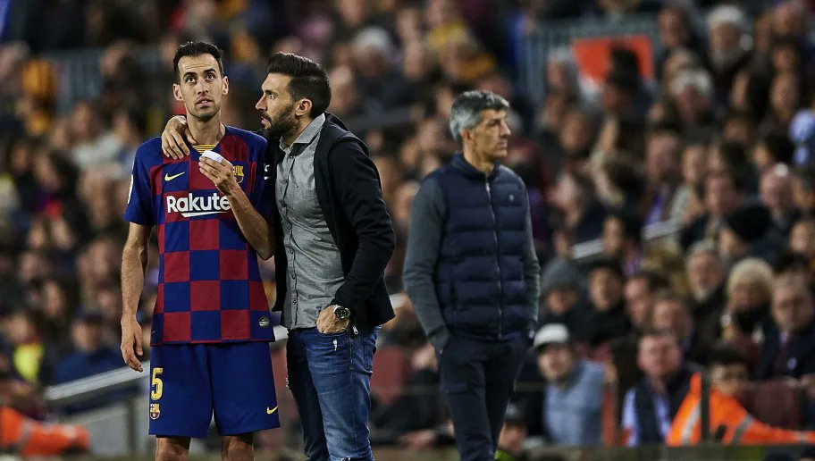 Sarabia avait même la liberté de donner des consignes aux joueurs cadres comme Messi ou Busquets. Leur expression faciale en dit long.