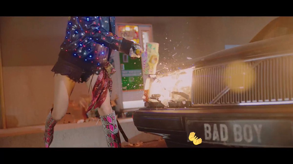  Also, the car's license plate says “bad boy” and a wall sign that says “you have to be alone” means her boyfriend had finally left her. Reaching the peak of her loneliness, she decided to end her life by j*mping off the rooftop.