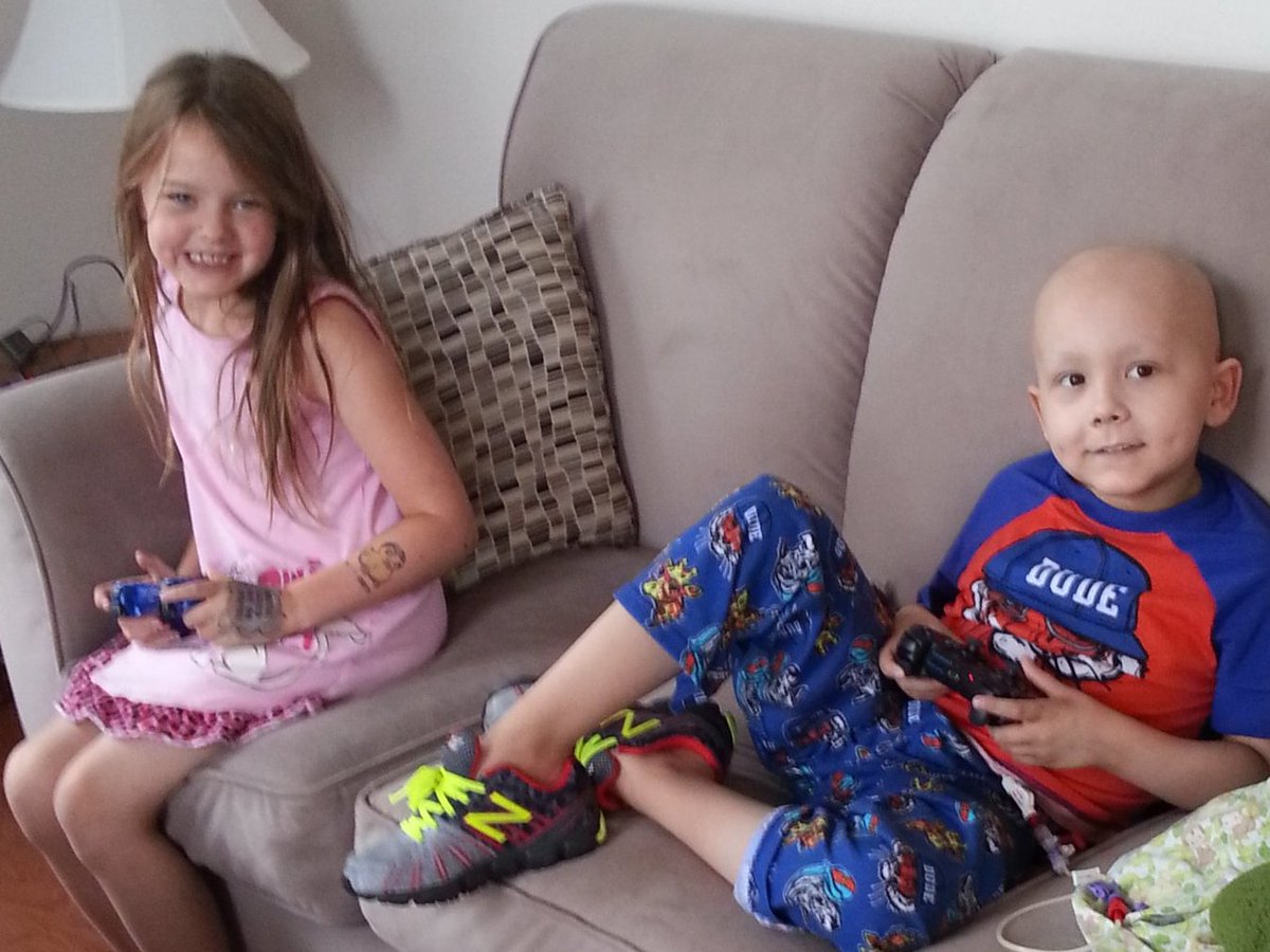 michelle8765433's tweet photo. Last year she did this 24 hour gaming challenge with her cousin. This year she's doing it for him. Please donate. https://t.co/n0fXKd0qeQ via @DonorDrive
@IWKFoundation #neuroblastoma #childhoodcancerawarenessmonth #cousins #extralife #playgames #healkids https://t.co/3VhlegCopm