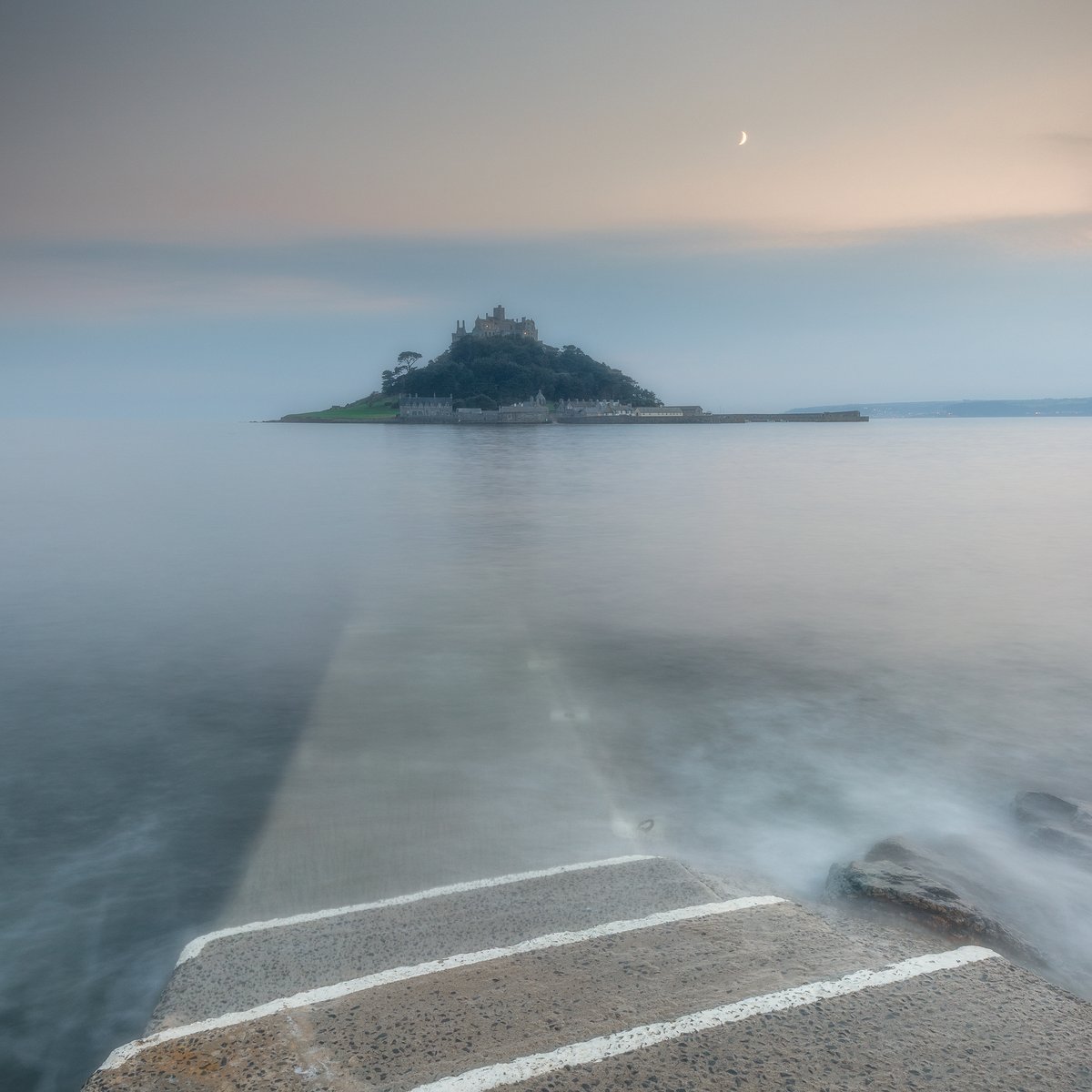 Final image from last week's trip to Mounts Bay #Cornwall #Weather #Coastal #sunset #StormHour  #ThePhotoHour #landscapebeauty