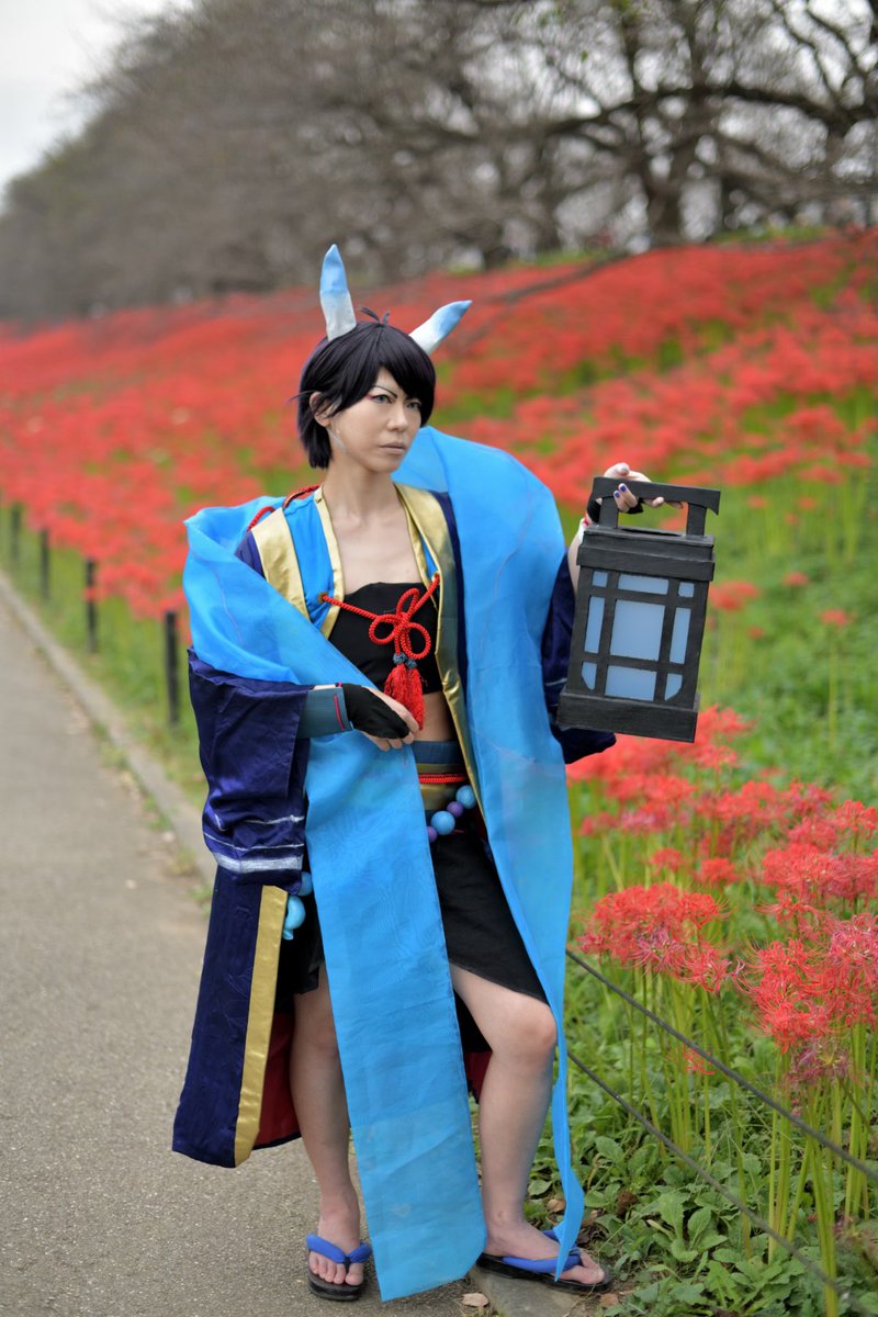 ぽん 伝奇4周年 コスプレ 権現堂にて 青行燈カラ松やってきました とても綺麗に撮って頂きました 彼岸花に囲まれて また来年会う日まで おそ松さん 妖怪松