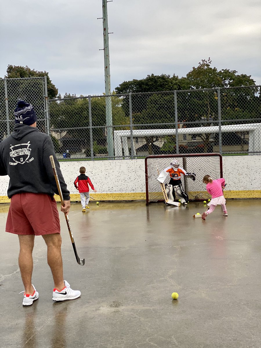 Fall hockey https://t.co/3rQULhTM5m