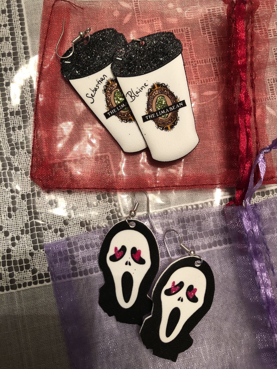 blainehugs's tweet image. GUYS IM OBSESSED LOOK AT MY EARRINGS ♥️♥️♥️♥️ #spooky #spooktime #seblaine @caseyothevalley thank you so much. They’re lovely and I adore you ♥️♥️♥️