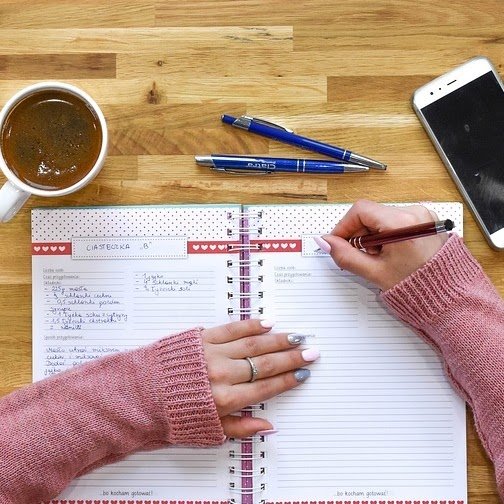 markiellol's tweet image. klo kmu nulis bukuny miring ap lurus?

rt                                        like