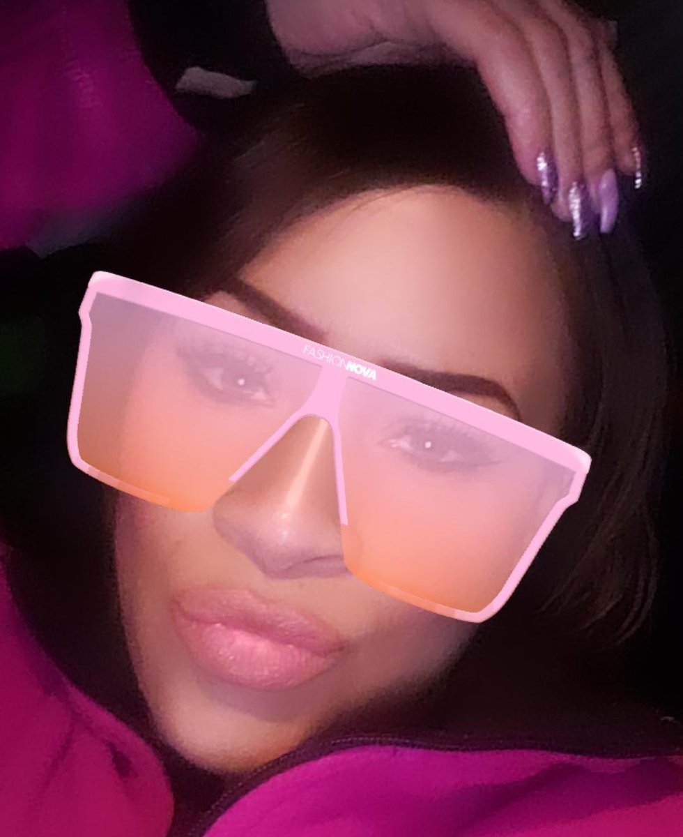 ShawnnaOH2VA's tweet photo. #lovethisfilter #shecute #weekendvibes #shecute #BlackGirlMagic #kisskiss #selfiebitch https://t.co/OK9RBZ5rgo