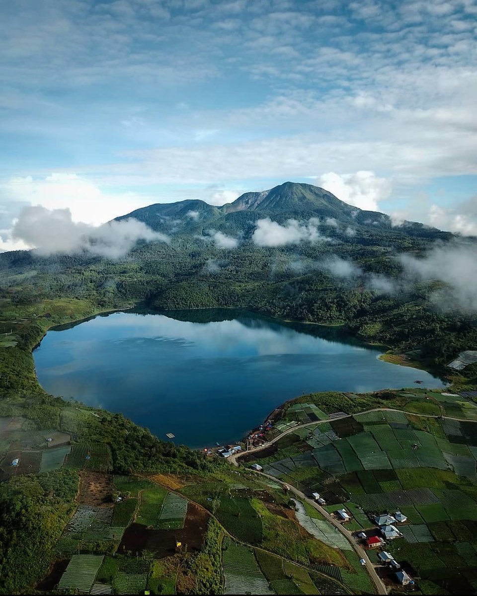 Pesona keindahan Danau Talang dari ketinggian.
-
-
-
🌎Danau Talang
📷 IG kiddrock85