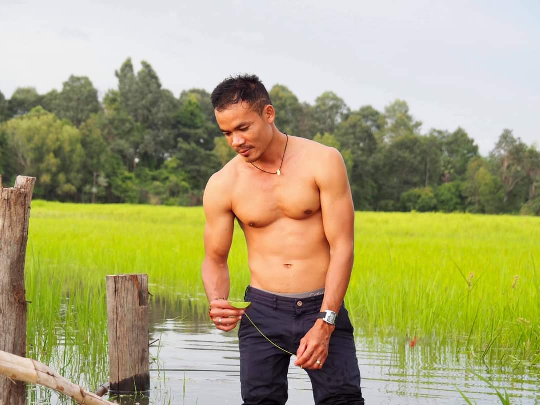 KoySavon's tweet photo. ធ្លាប់ស្រួលជាមួយអត់? https://t.co/XMsgt59lKF