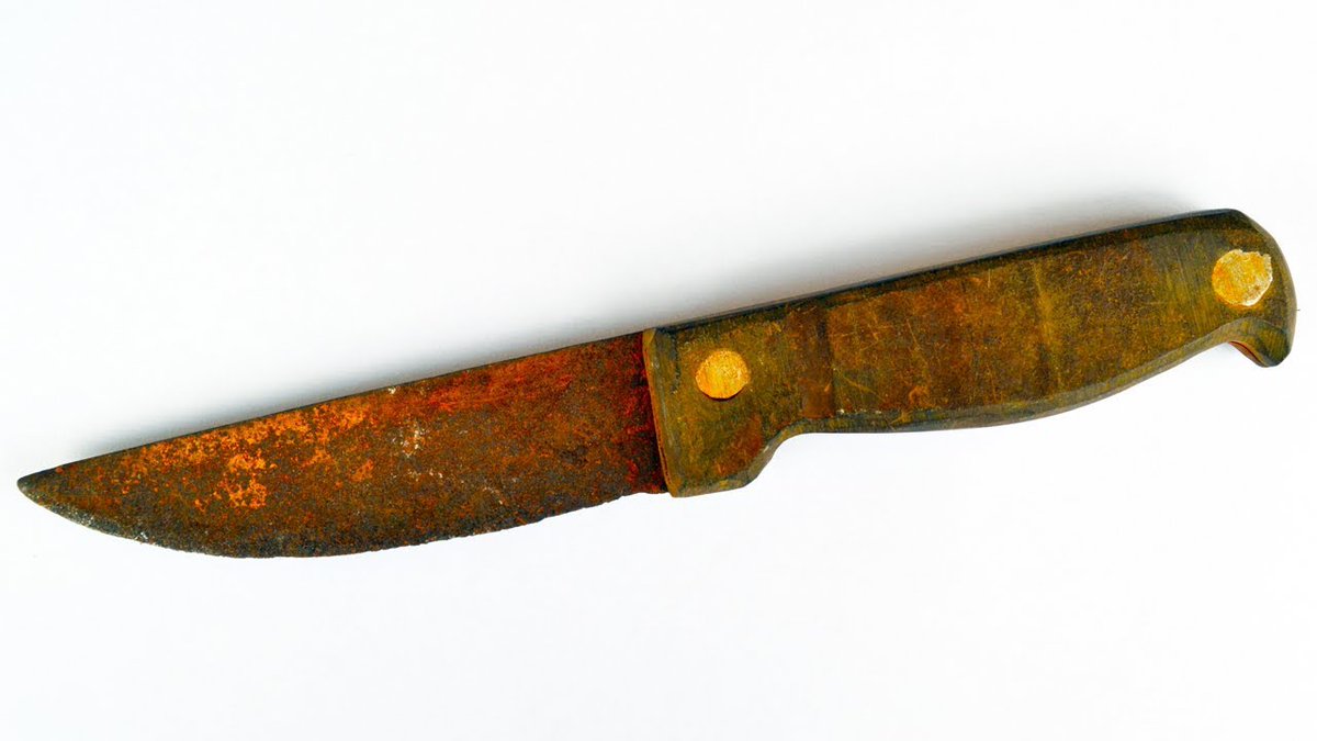 3. Dasha - Rusty knife Might have been sleek and sharp long ago. But now you’ll just need a tetanus shot before handling.
