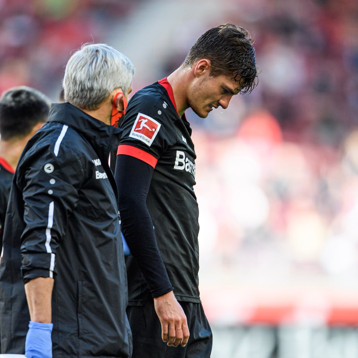 bayer04fussball's tweet photo. ℹ️ Patrick #Schick und @MoussaDiaby_19 müssen ihren Nationalteams absagen.

🤕 Schick zog sich bei #VfBB04 einen Faserriss im Oberschenkel zu, #Diaby einen Faserriss im Fußmuskel. #Sinkgraven erlitt ein leichtes Schleudertrauma...
➡️ https://t.co/63Q3907w7m

#Bayer04 | #Werkself https://t.co/0UWoCsSeXd