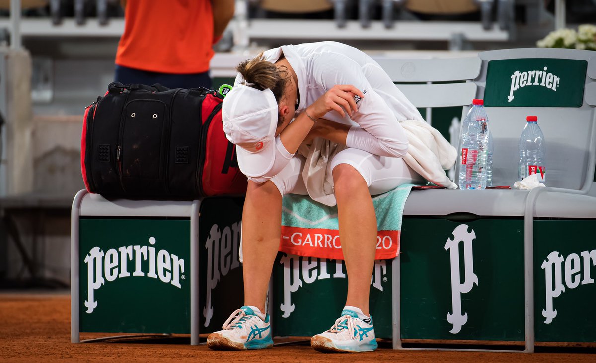 iga_swiatek's tweet photo. 🙈Lesson learned...
I can't even describe the feeling. It was a blast and I'm still a little bit amazed. Thank you @Simona_Halep for the match.

Lekcja odrobiona. Jestem jeszcze odrobinę oszołomiona, ale bardzo dziękuję za wsparcie!🙈
#quaterfinals #rolandgarros #stepbystep https://t.co/S0QqmJs7Bh