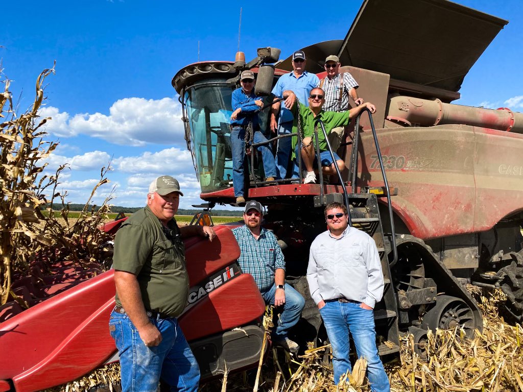 adamsummerlott's tweet photo. Thanks to Francis Farms for 45 years of plot work with @PioneerSeeds. And Congratulations on your retirement.  #harvest20 https://t.co/ozFYza40U7
