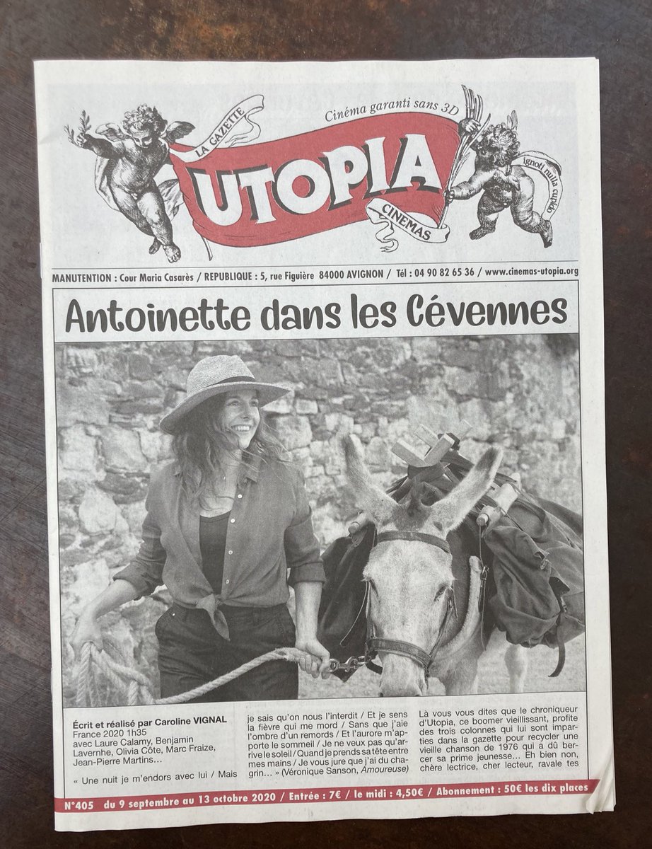 À Avignon, le cinéma organise chaque année une guinguette de quartier, véritable lieu de rencontres inter-générationnel.Avant le début de ma séance, je prends un café à la terrasse du cinéma, qui fait également buvette. Je lis au passage la “Gazette Utopia”.  – bei  Bar Utopia