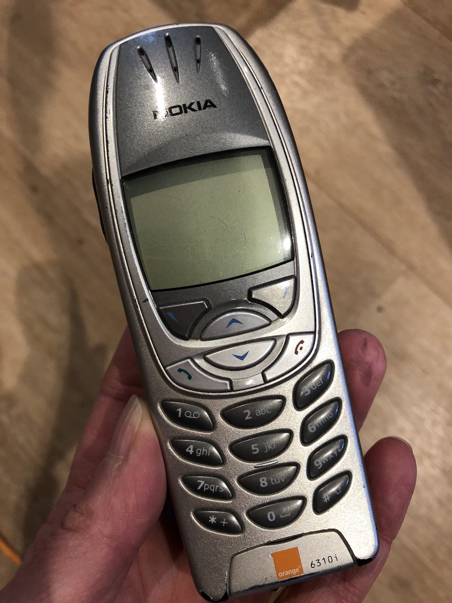 nickiehills's tweet photo. Look what I found in the back of a cupboard.... I mean iPhones are all well and good but this little gem was #bulletproof #BestPhoneEver 😍 https://t.co/8HWMwD0fjG