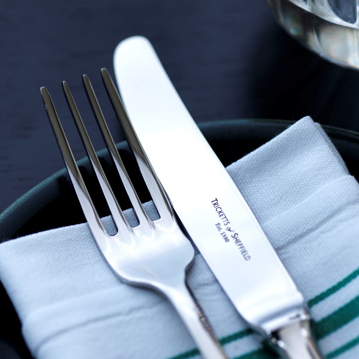 TrickettsSheff's tweet photo. Our #cutlery is #handmade at our factory in #Sheffield and carries our signature #trickettsofsheffield mark.
We can also make bespoke canteens for #restaurants with your #logo etched into the blades.
#silverware #madeinsheffield #tableware #hospitality https://t.co/3RVqUOXAjw