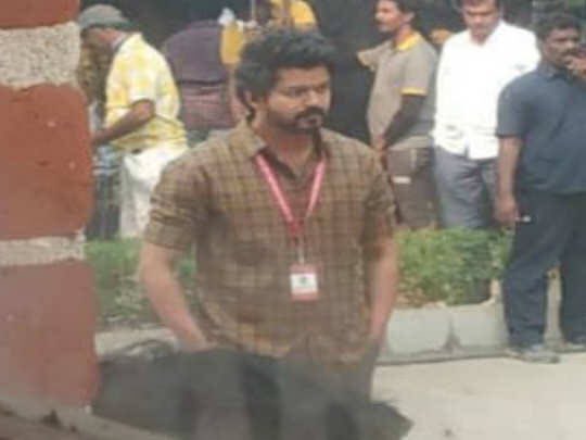 MathurshanMathu's tweet image. Naane yedutha pic nambuna nambunga nambaati poonga