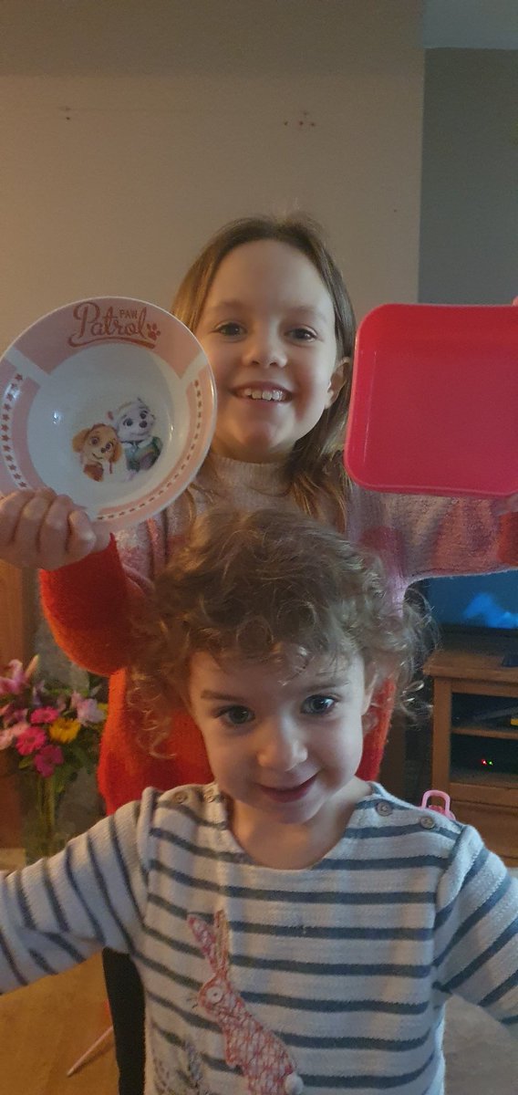 S_Pizzey's tweet photo. @HLC_Primary Eleanor went on her 2d shape hunt. Although I had to tell her she can't keep the Β£10 note #HLCthinkmaths https://t.co/cISptV9ATa