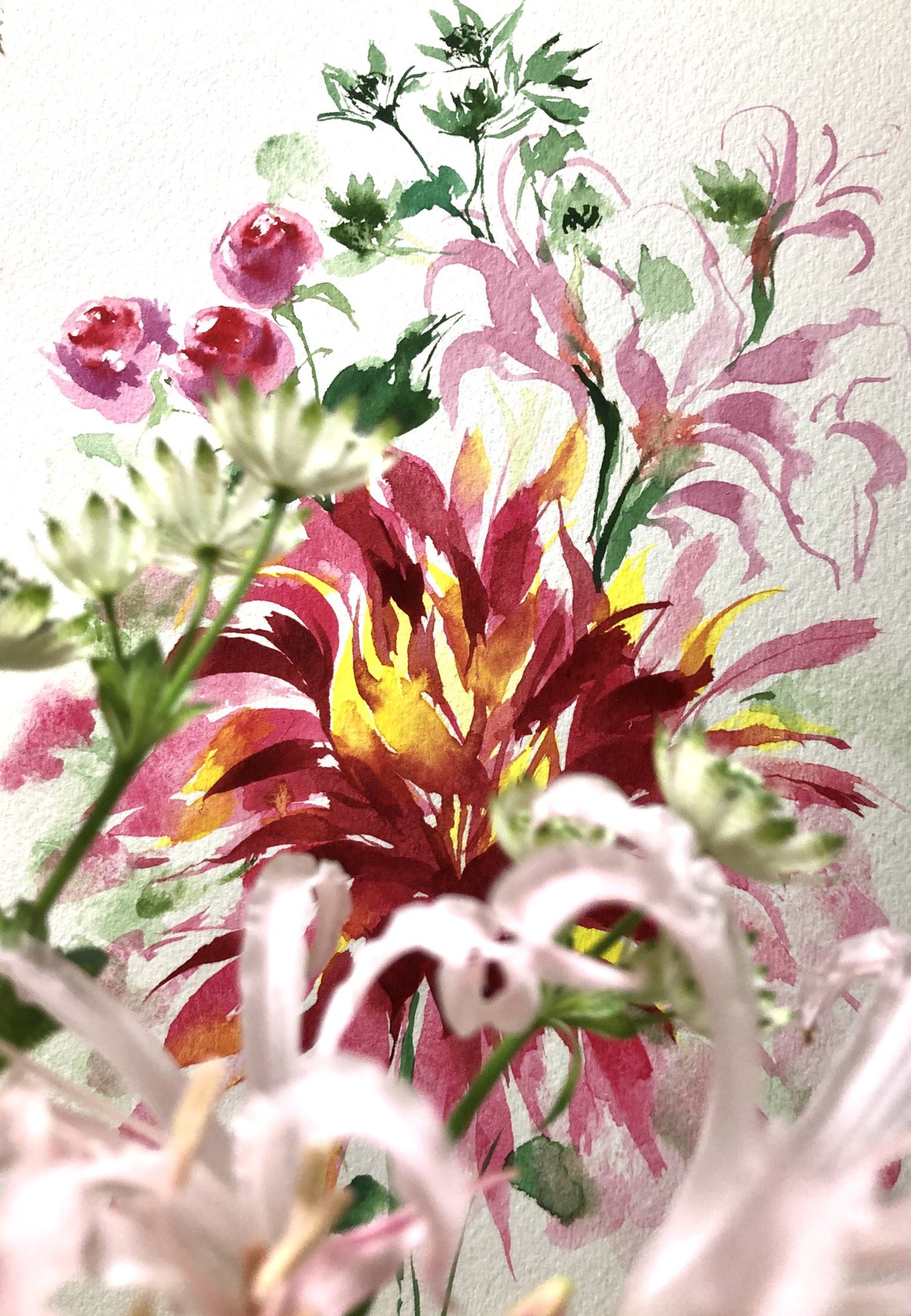 山内 咲野花 次回はロンドンか せっかくかっこいい花たちをお迎えしたのに 今週は描く時間が作れなくてくすぶってしまったので 色にフラストレーションをぶつけた絵になりました ダリア スプレーバラ ラベンダーシャワー アストランチャ 白 ネリネ