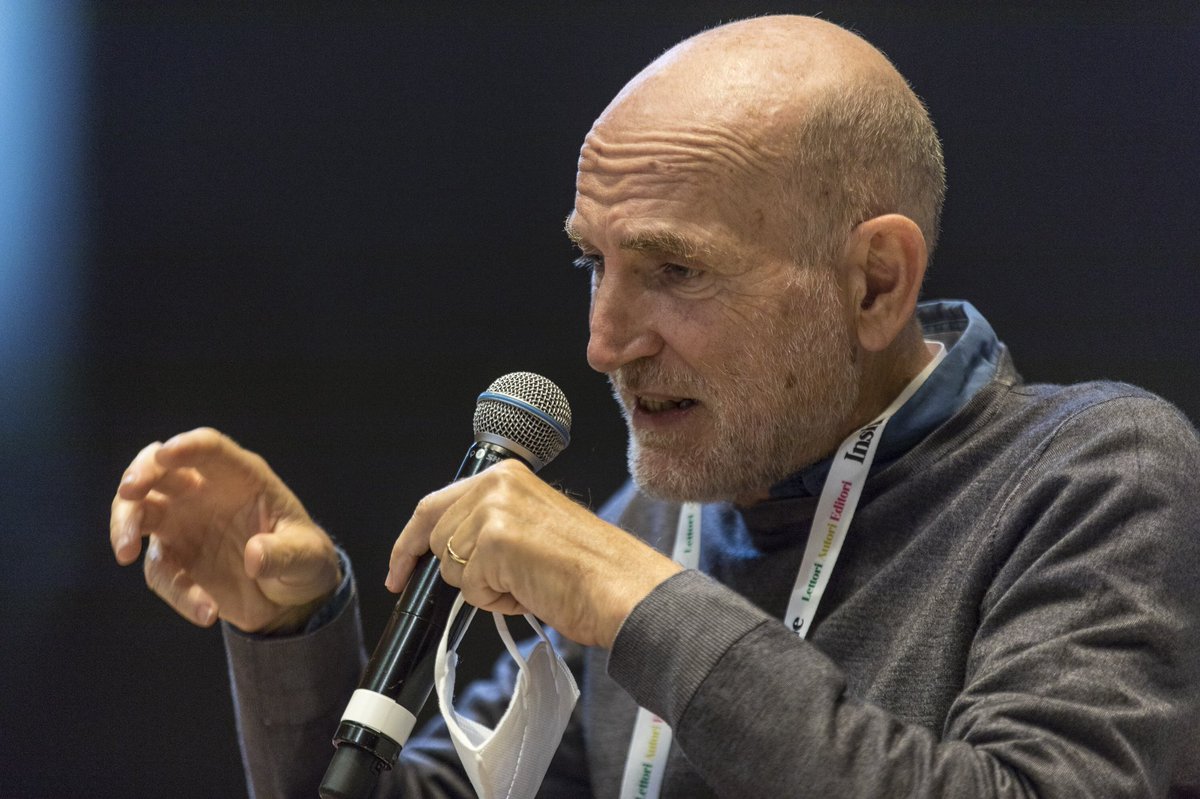 🎤 “Durante il lockdown ho odiato due cose: il bollettino delle 18 con i morti e la musica da thriller durante i servizi tv. E ora smettiamo di parlare di ripartenza: siamo cambiati, non può esserci ripartenza”

La giornalista Francesca Mannocchi nel dialogo con Marino Sinibaldi